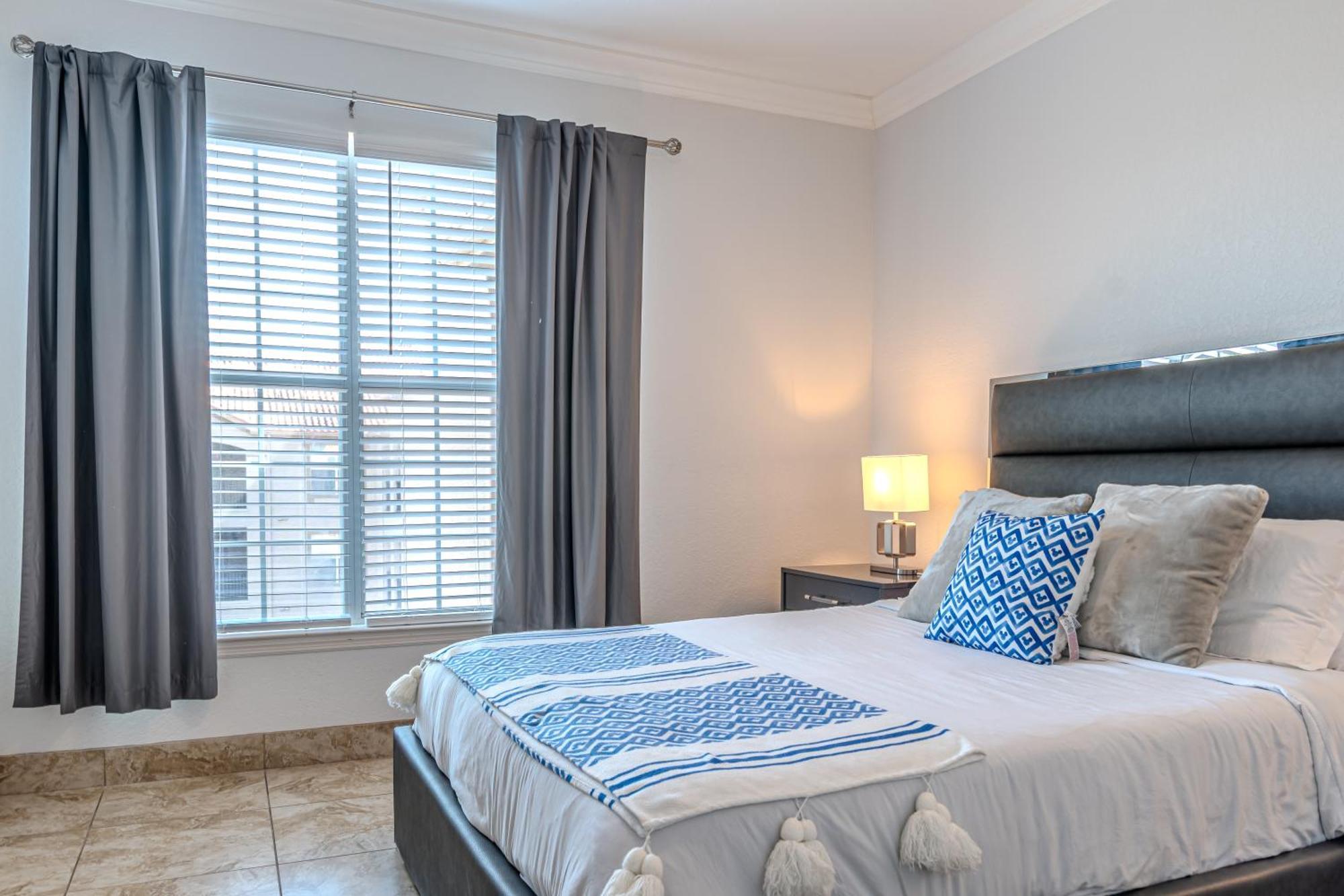 Apartment 3 Bedroom In Tuscana Resort , 15" From Disney Кисими Екстериор снимка